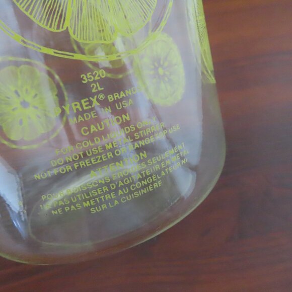 Vintage Pyrex Lemonade/Water Pitcher with Citrus Lemon Print - Picture 14 of 15